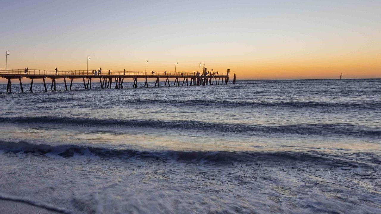 Here comes the sun: Adelaide heating up as temp nears 30C