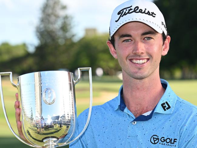 BRISBANE, AUSTRALIA - NOVEMBER 24: Elvis Smylie of Australia poses with the Joe Kirkwood Cup after victory on day four of the BMW Australian PGA Championship 2025 at Royal Queensland Golf Club on November 24, 2024 in Brisbane, Australia. (Photo by Bradley Kanaris/Getty Images)