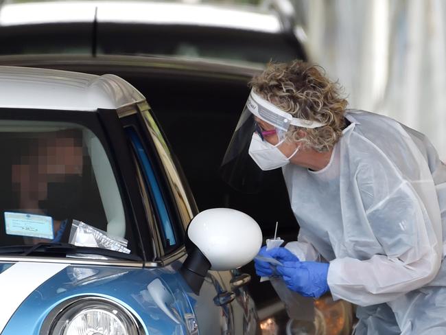 MELBOURNE, AUSTRALIA - NewsWire Photos DECEMBER 8TH, 2021: Drive-thru Covid-19 testing site at Albert Park, Melbourne. Picture : NCA NewsWire / Nicki Connolly