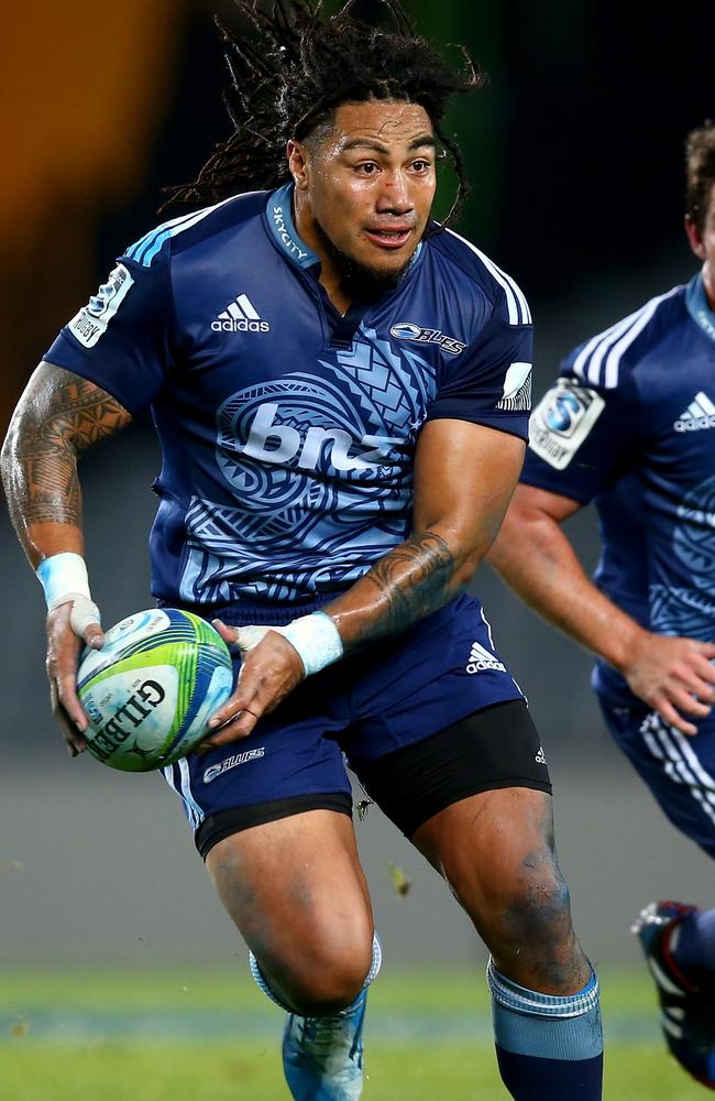 AUCKLAND, NEW ZEALAND — MAY 02: Ma'a Nonu of the Blues runs the ball during the round 12 Super Rugby match between the Blues and the Reds at Eden Park on May 2, 2014 in Auckland, New Zealand. (Photo by Phil Walter/Getty Images)