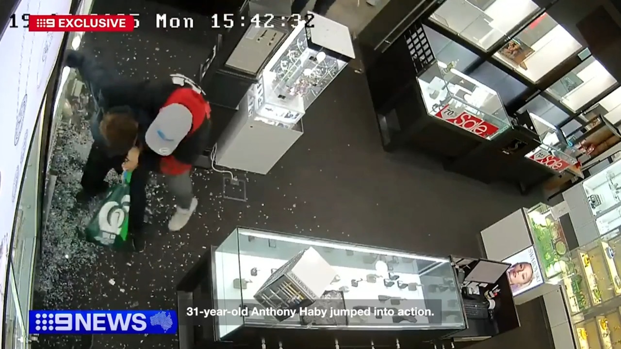 Victorian dad tackles thief, makes citizen's arrest