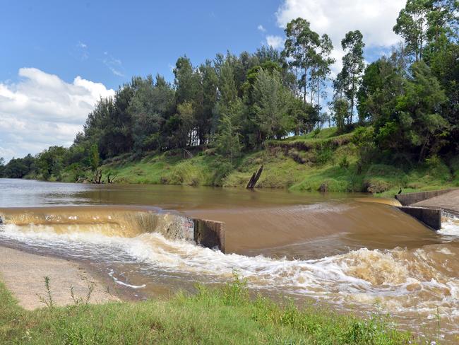 ‘Don’t put your head under water’: Gastro bug alert in Mary River