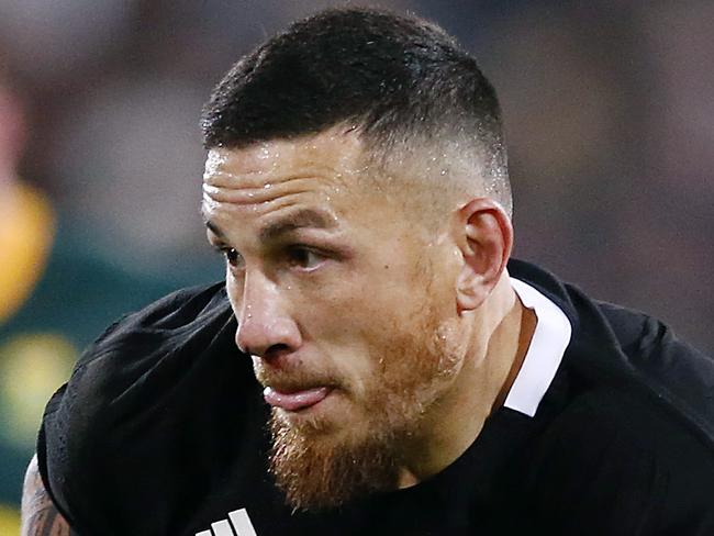 WELLINGTON, NEW ZEALAND - JULY 27: Sonny Bill Williams of the All Blacks on the charge during the 2019 Rugby Championship Test Match between New Zealand and South Africa at Westpac Stadium on July 27, 2019 in Wellington, New Zealand. (Photo by Anthony Au-Yeung/Getty Images)