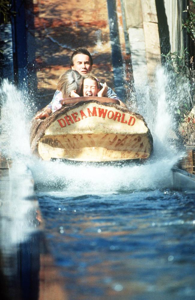 30 jul 1998 Dreamworld at Coomera - theme parks Log Ride / rides qld