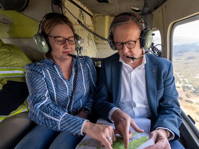 29-12-2024 Prime Minister Anthony Albanese and Victorian  Premier Jacinta Allan   in Horsham to tour the fire area of the Grampians bushfire. They are pictured on a helicopter tour of the fire zone. Picture - PMO