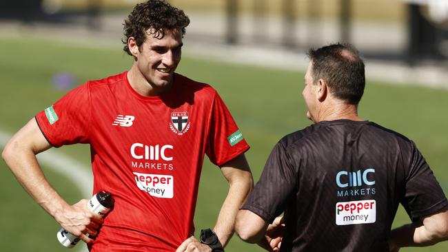 MELBOURNE, AUSTRALIA - JANUARY 09: Max King of the Saints speaks with Ross Lyon, Senior Coach of the Saints during a St Kilda Saints AFL training session at Moorrabin Oval on January 09, 2023 in Melbourne, Australia. (Photo by Darrian Traynor/Getty Images)