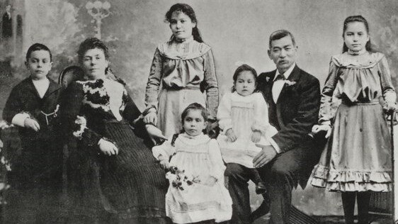 Mei Quong Tart, his wife Margaret and their family.