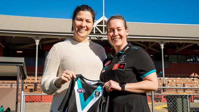 Power senior coach Lauren Arnell and partner Lexia Edwards announce the upcoming birth of their child. Picture: Brooke Bowering