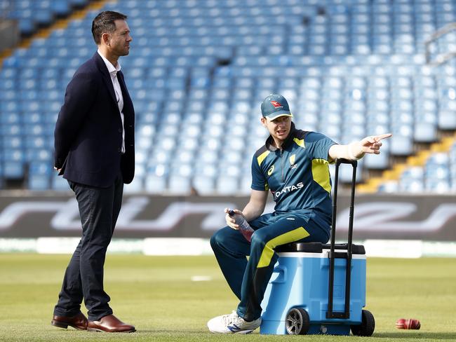 LEEDS, ENGLAND - AUGUST 25: Steve Smith of Australia speaks with Former Australian Captain Ricky Ponting the pitch during day four of the 3rd Specsavers Ashes Test match between England and Australia at Headingley on August 25, 2019 in Leeds, England. (Photo by Ryan Pierse/Getty Images)