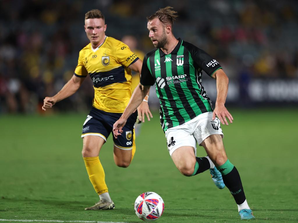 Western United’s Michael Ruhs holds possession during the game against the Mariners. Picture: Getty Images