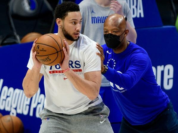 Sam Cassell has been mentoring Ben Simmons this season.