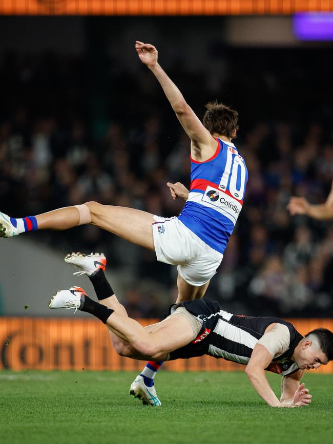 It was an ugly collision. (Photo by Dylan Burns/AFL Photos via Getty Images)