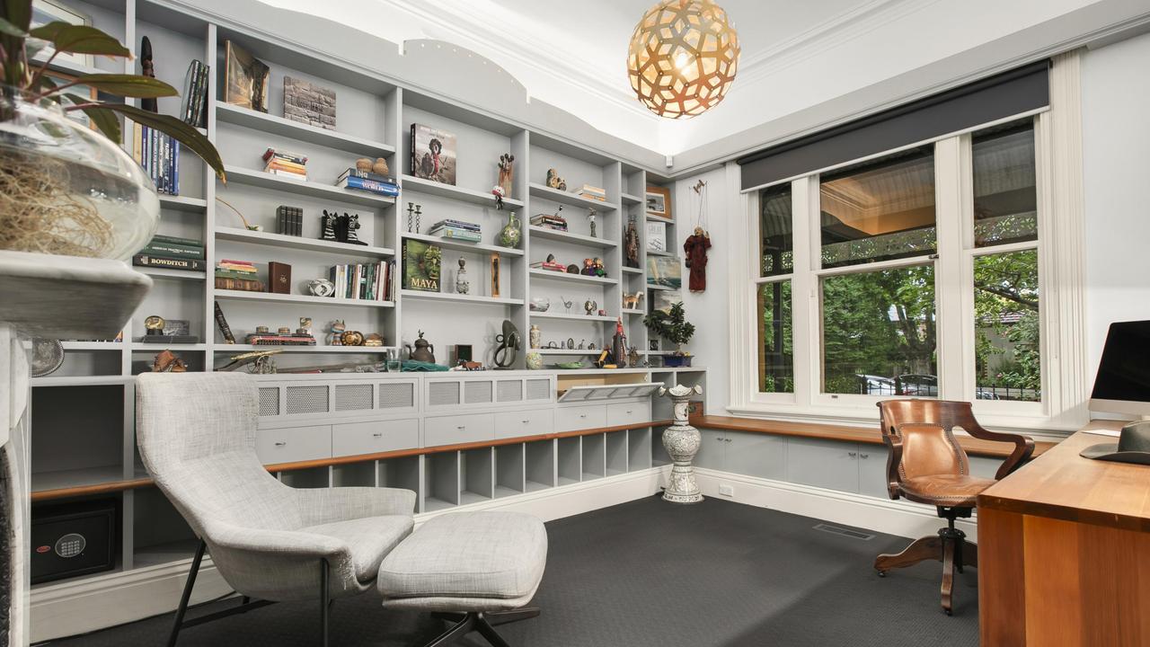 The office and library is one of the owner’s favourite rooms, as he can keep books and mementos on the shelves, work from home and enjoy the view.