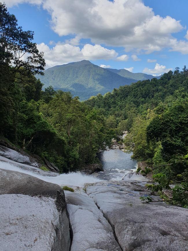 Babinda Falls in the dry season, looking towards Mount Bellenden Ker, in Wooroonooran National Park.