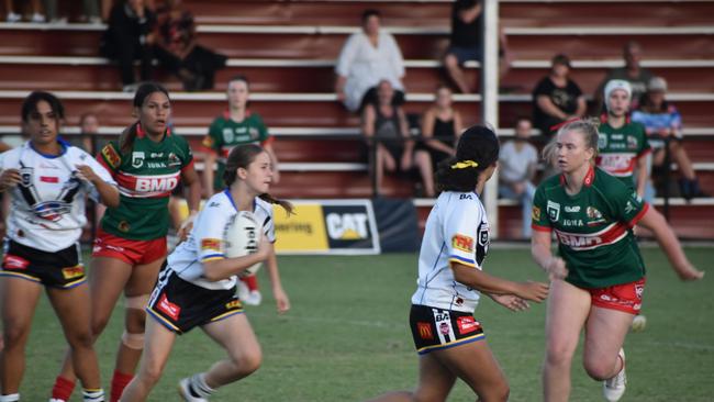 Prue Peters (far right in Wynnum colours). Harvey Norman under-19s game between the Magpies and Seagulls. Saturday March 4, 2023. Picture, Nick Tucker.