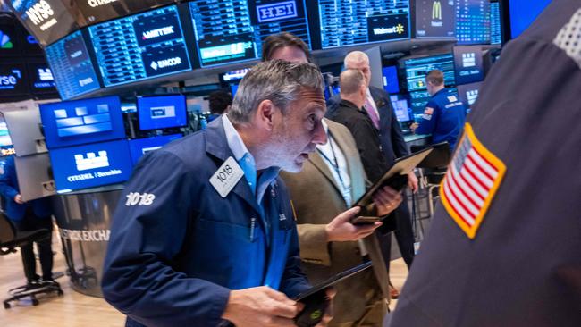 NEW YORK, NEW YORK - MARCH 03: Traders work on the New York Stock Exchange (NYSE) floor on March 03, 2025 in New York City. Despite growing concerns over proposed tariffs and continued tension with Ukraine, stocks rose on Monday, with the Dow up 70 points. Spencer Platt/Getty Images/AFP (Photo by SPENCER PLATT / GETTY IMAGES NORTH AMERICA / Getty Images via AFP)