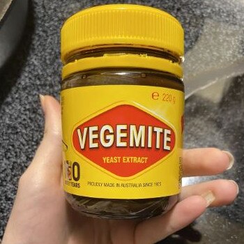 A viral debate has erupted on Reddit over the correct amount of Vegemite to use. Picture: Reddit