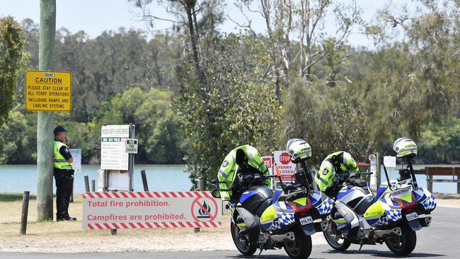 Police close the ferry at Tewantin as a precaution with the Noosa North Shore bush fire. Picture: Patrick Woods.