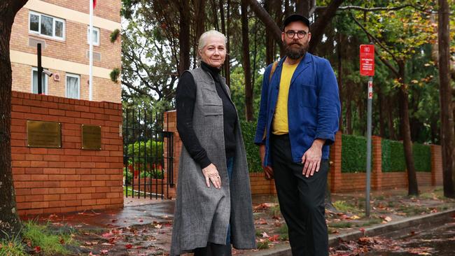 Woollahra councillors, Nicola Grieve and Matthew Robertson, supported removing the parking restrictions. Picture: Justin Lloyd.