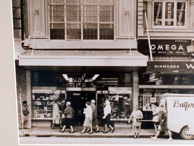 Balfours Cafe in Adelaide during the 1940s.