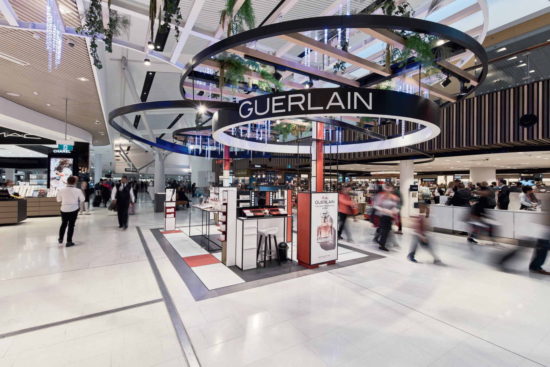 Your ultimate guide of what to eat, drink and where to shop at Sydney  Airport - Vogue Australia