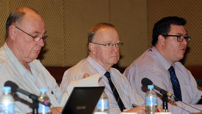 Back in time ... Senator Ian Macdonald (centre) says he wants the Coalition to consider returning to the Howard government’s original 1998 proposal. Picture: Shae Beplate.