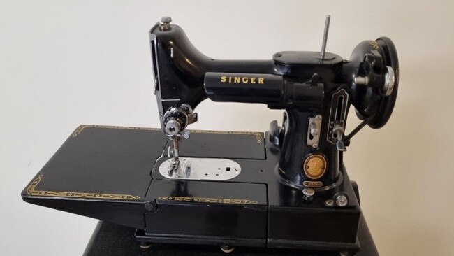 This Singer Featherweight 222k Free Arm Portable Sewing Machine sold for $1300. Picture: eBay / @jamminj_7