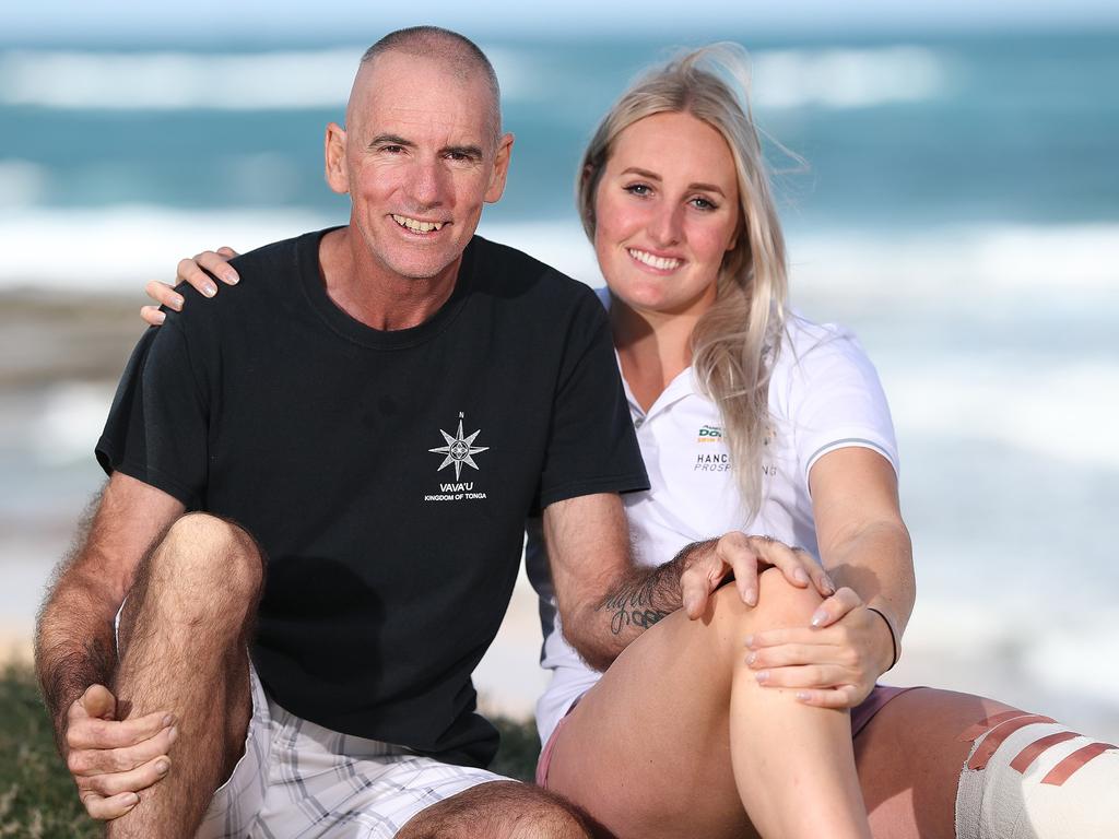 Taylor And Kaylee Mckeown S Father Diagnosed With Brain Cancer The Courier Mail