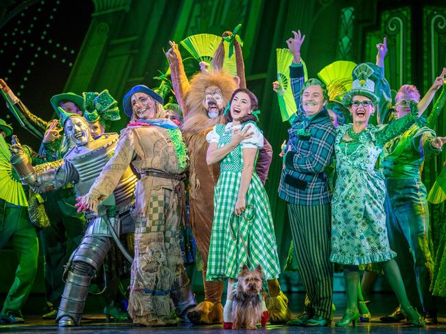 The Wizard of Oz Regent Theatre review: Get ready to wind your way to ...