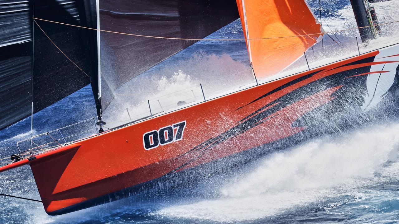 Destruction! Favourite out, yachts dismasted in Sydney to Hobart drama