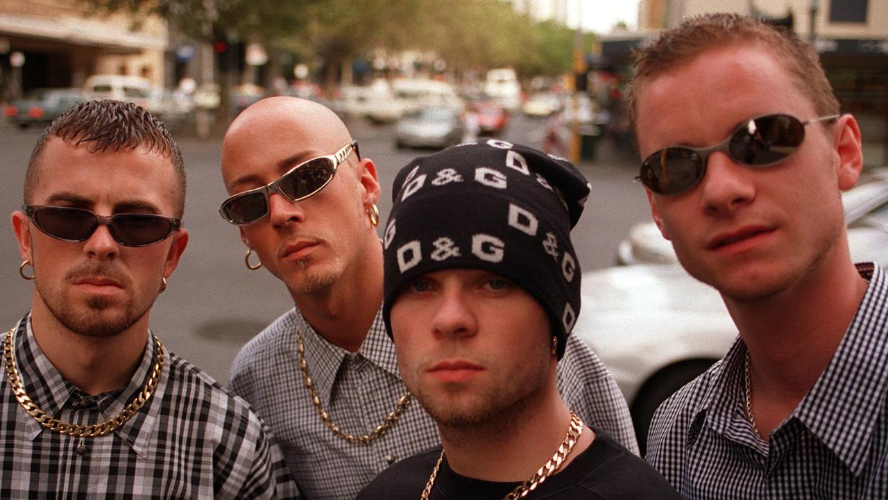 Группа 17. Группа East 17. Ист севентин группа. Брайан East 17. Солист Ист 17.