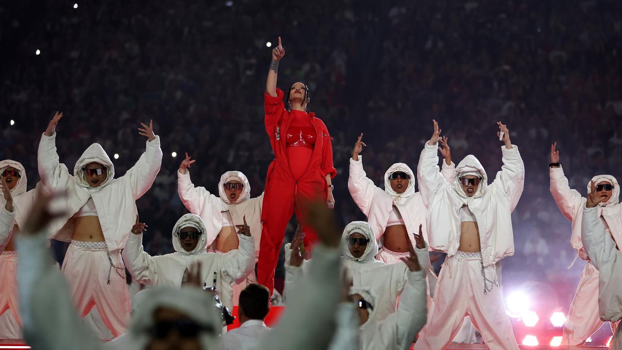 Pregnant Rihanna Blotted This Powder Mid-Super Bowl Halftime Show