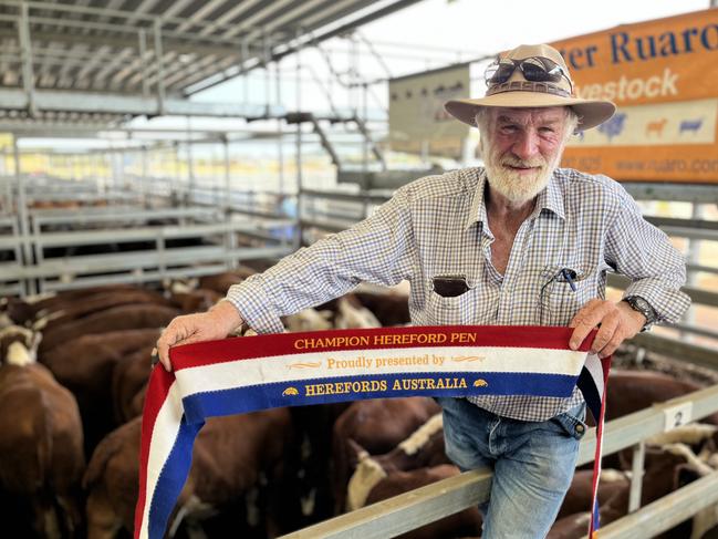 David Trethowan from Cookardinia, NSW, made it three in a row when his pen of Hereford steers won the best presented whiteface cattle the Wodonga weaner sales on day three.  They sold for $1205 and at 382kg returned 315c/kg.