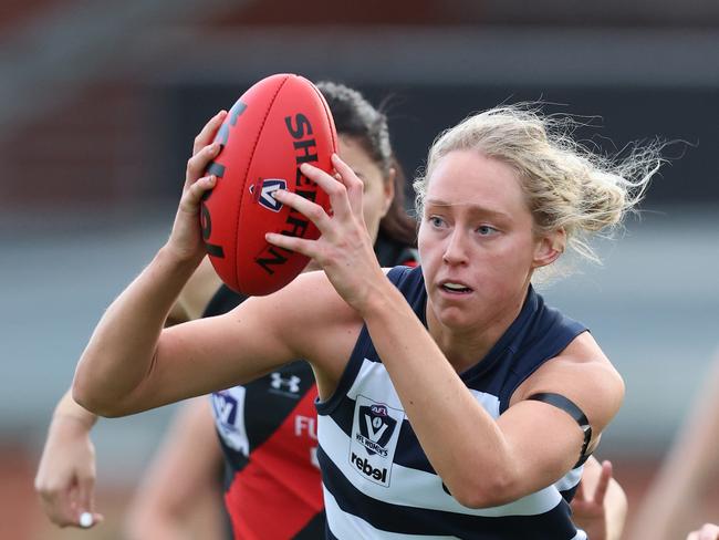 MELBOURNE, AUSTRALIA - JUNE 22: Piper Dunlop of the Cats in action during the 2024 VFLW Round 14 match between Essendon and the Geelong Cats at Windy Hill on June 22, 2024 in Melbourne, Australia. (Photo by Rob Lawson/AFL Photos)