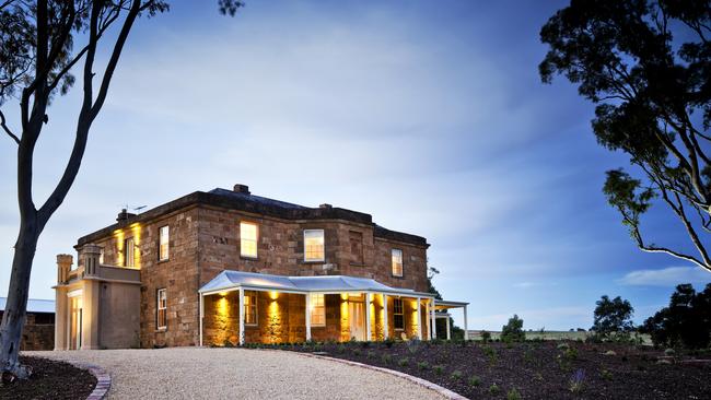 Kingsford Homestead, which was used as Drovers Run homestead in the series, still attracts strong interest from McLeod’s Daughters fans.