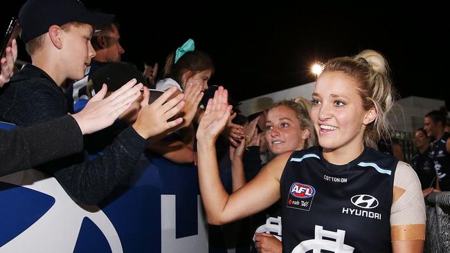 Jess Hosking of the Blues celebrates the win with fans. Pic: Getty Images