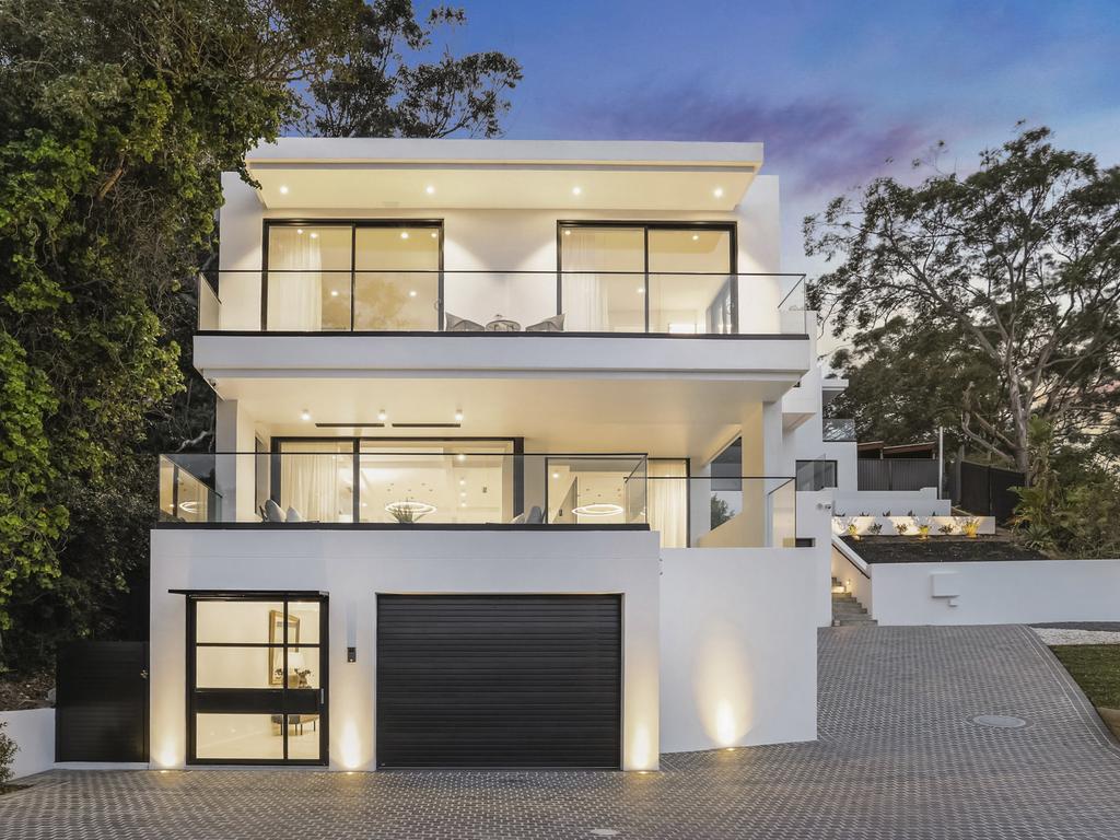 This is the ‘Luxury Waterside Home’ in Sydney.