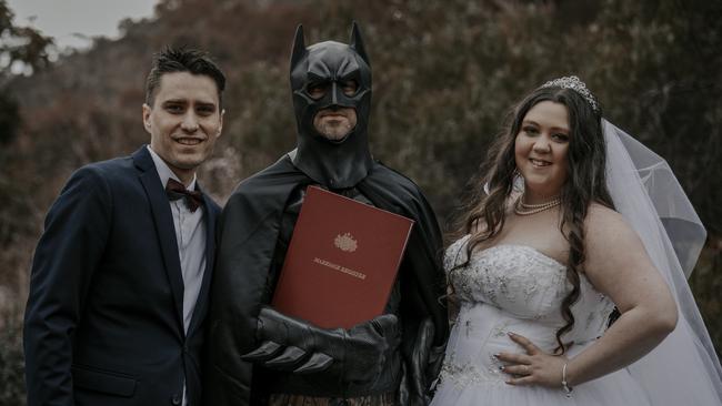 Ross Pendock and Calida Elliott with celebrant Alessandro Iannella. Picture: VALENTINA PEREZ IMAGING