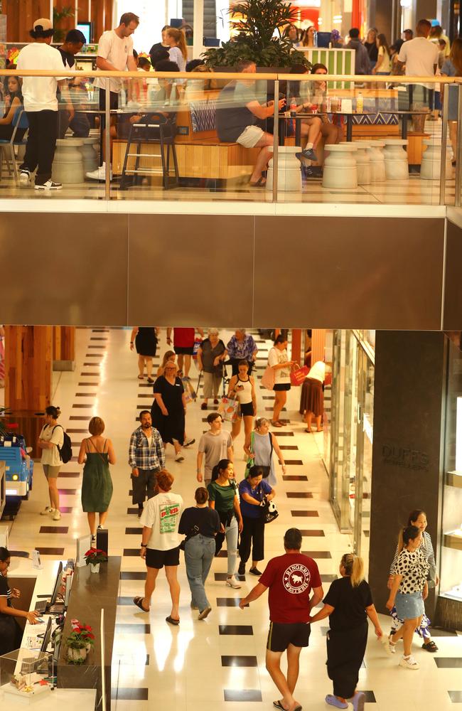 Boxing Day sale shoppers in Westfield Geelong. Picture: Alison Wynd