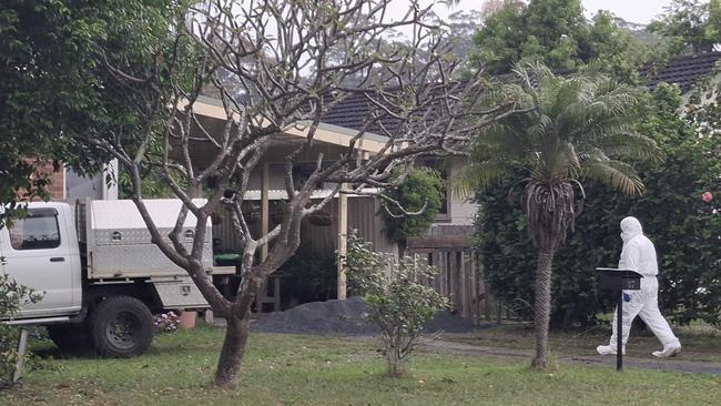 Police investigate at a Kurrajob St, Coffs Harbour home. Picture: Toni Moon/NewsLocal