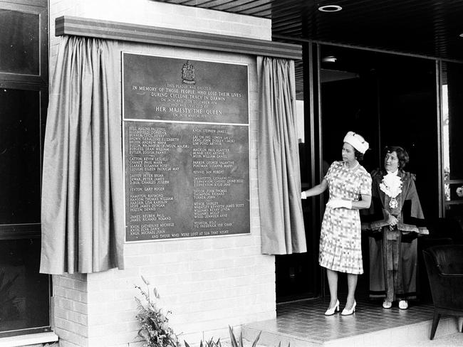 The Queen unveils the memorial plaque at the Civic Centre with the former Lord Mayor Dr Ella Stack in March 1977. The memorial commemorates the lives lost in Cyclone Tracy.