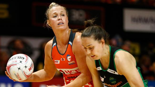 Giants captain Kim Green looks to pass against the Fever on Saturday night. Picture: AAP