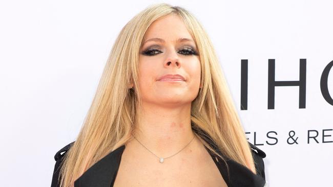 Avril Lavigne’s racy red carpet appearance