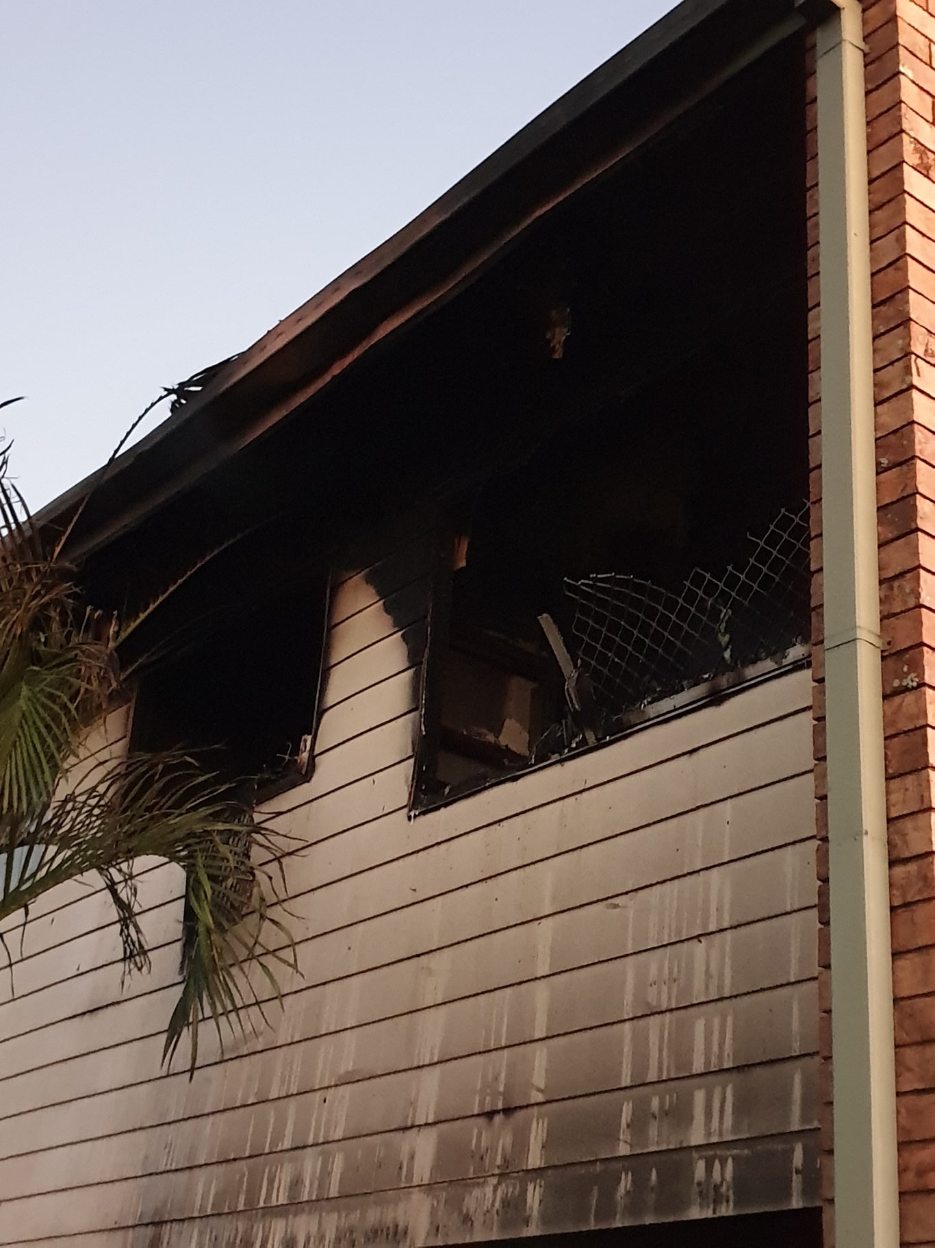 A Gympie unit was gutted by fire in the early hours of Tuesday morning.