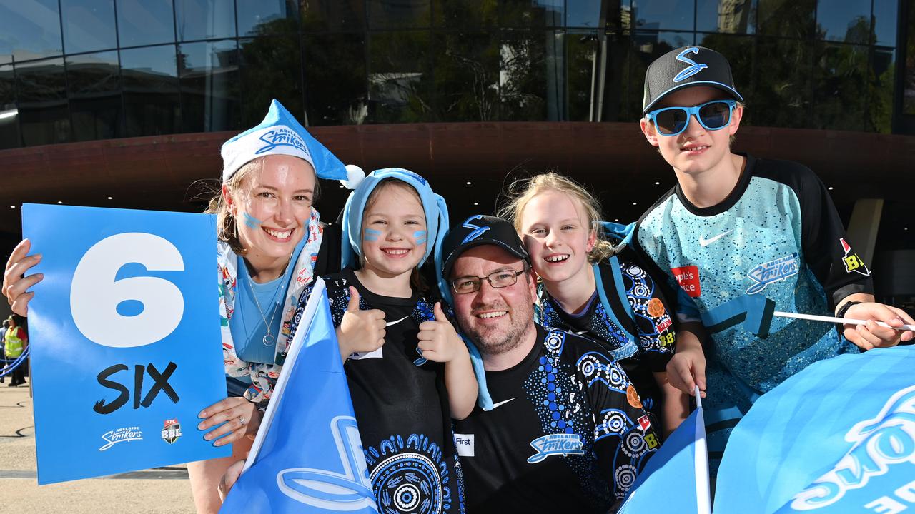 20/12/24. Gallery Big Bash Tieca Fradd, Kaley Morris - 6, Brad Morris, Blair Martin - 9 and Daniel Martin - 11 from Largs Bay. Picture: Keryn Stevens