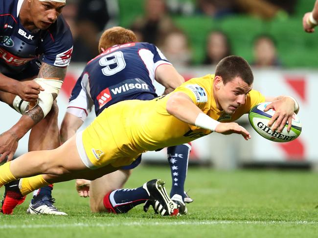 MELBOURNE, AUSTRALIA - JULY 14:  Gonzalo Bertranou of the Jaguares scores a try during the round 17 Super Rugby match between the Melbourne Rebels and the Jaguares at AAMI Park on July 14, 2017 in Melbourne, Australia.  (Photo by Scott Barbour/Getty Images)