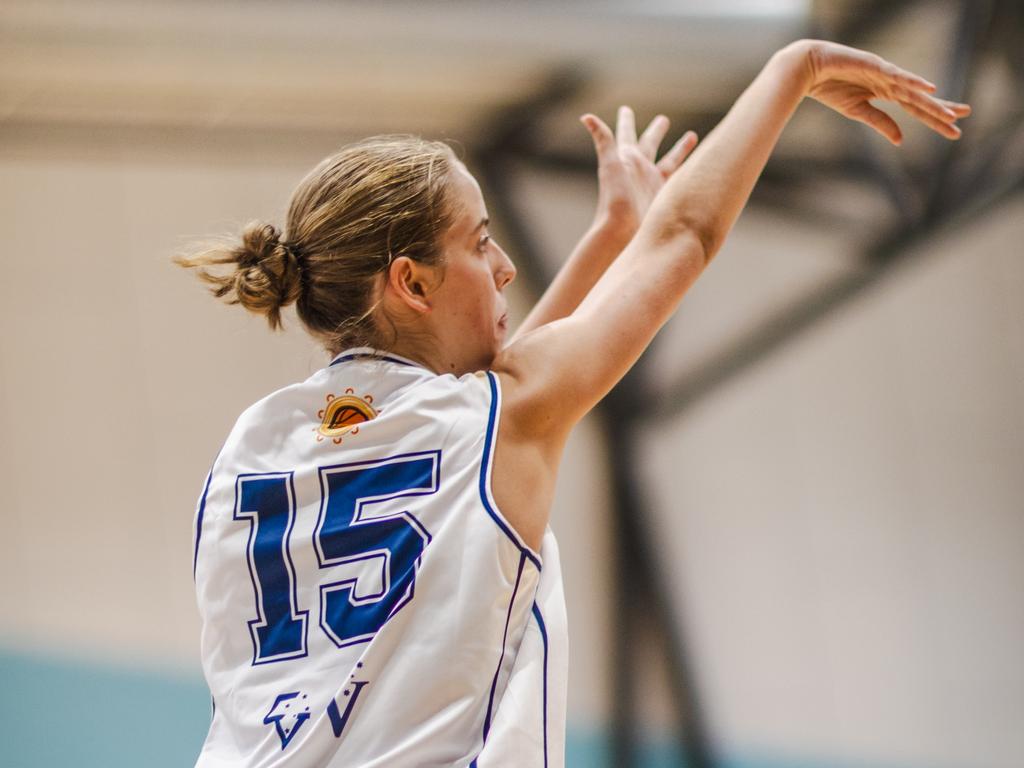 Victoria Navy's Georgia Tomkins in action at the Under-20 National Championships.