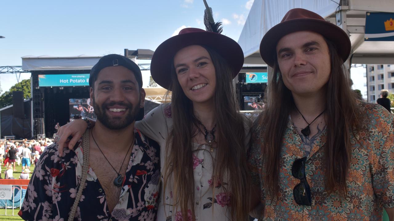 Jesse Tree, Jacinta Simins from JC and the Tree and photographer Nathan Hughs at the 2022 Caloundra Music Festival. Photo: Elizabeth Neil