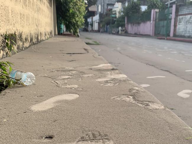 Face masks are required to combat the hazardous air in the area. Picture: Twitter/@MrLBeatty