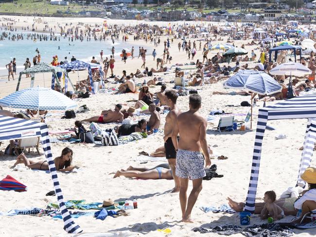 SYDNEY, AUSTRALIA, NewsWire, Sunday, 5 March 2023.Crowds pictured at Bondi Beach.NewsWire/ Monique Harmer